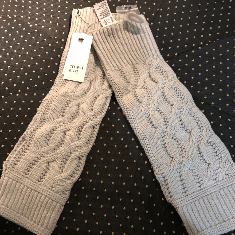 Crown & Ivy Arm Warmers and Fingerless Gloves